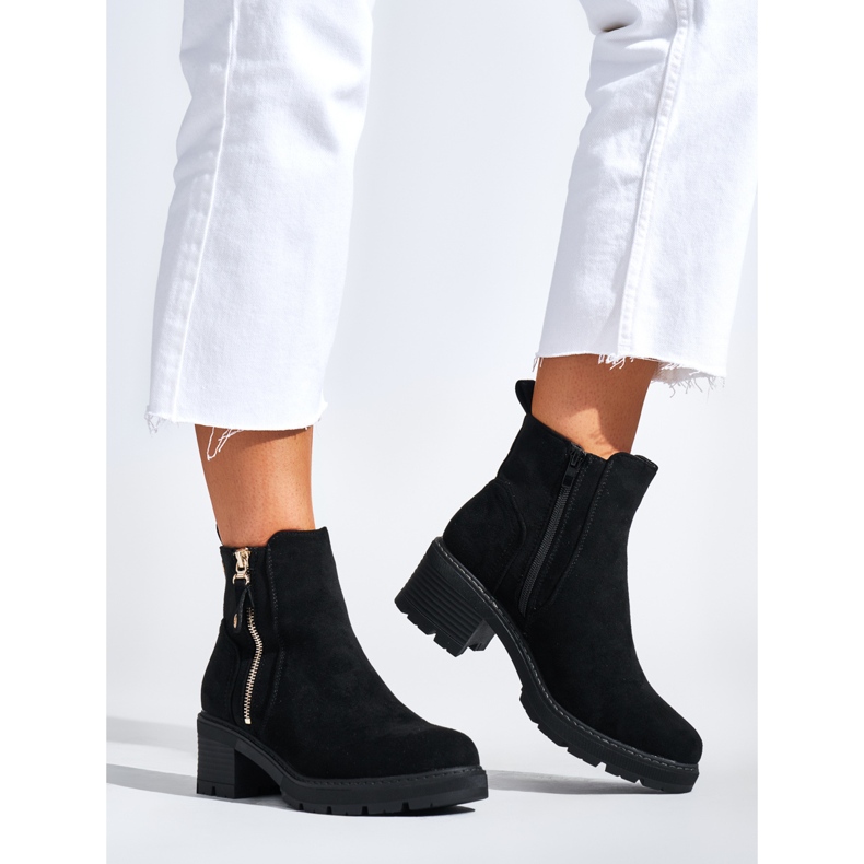 Botins femininos pretos com zíper decorativo 1