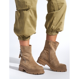 Botins femininos bege escuro com zíper decorativo 1 Botins femininos bege escuro com zíper decorativo 1