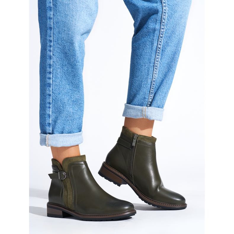 Botins verdes de mulher com salto baixo 1 Botins verdes de mulher com salto baixo 1
