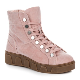 Betler Botas amarradas na plataforma rosa 1