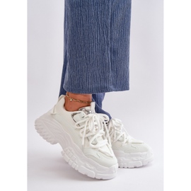 Tênis feminino com sola maciça, branco Nevela 1