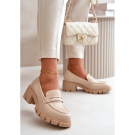 Sapatos femininos de salto baixo feitos de couro ecológico bege Menloa 2