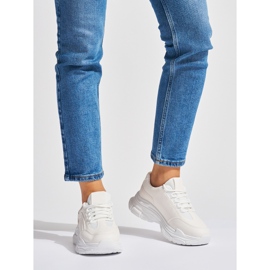 Tênis femininos brancos 2