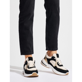 Tênis preto e bege com sola grossa branco 2