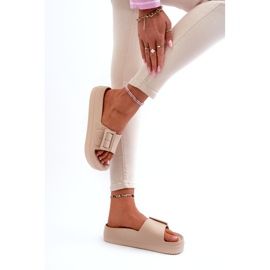 Chinelos femininos de espuma na plataforma com fivela Big Star NN274A666 Bege 3