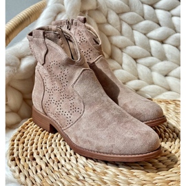 Botas femininas abertas com salto plano bege S.Barski HY66-151 1 Botas femininas abertas com salto plano bege S.Barski HY66-151 1