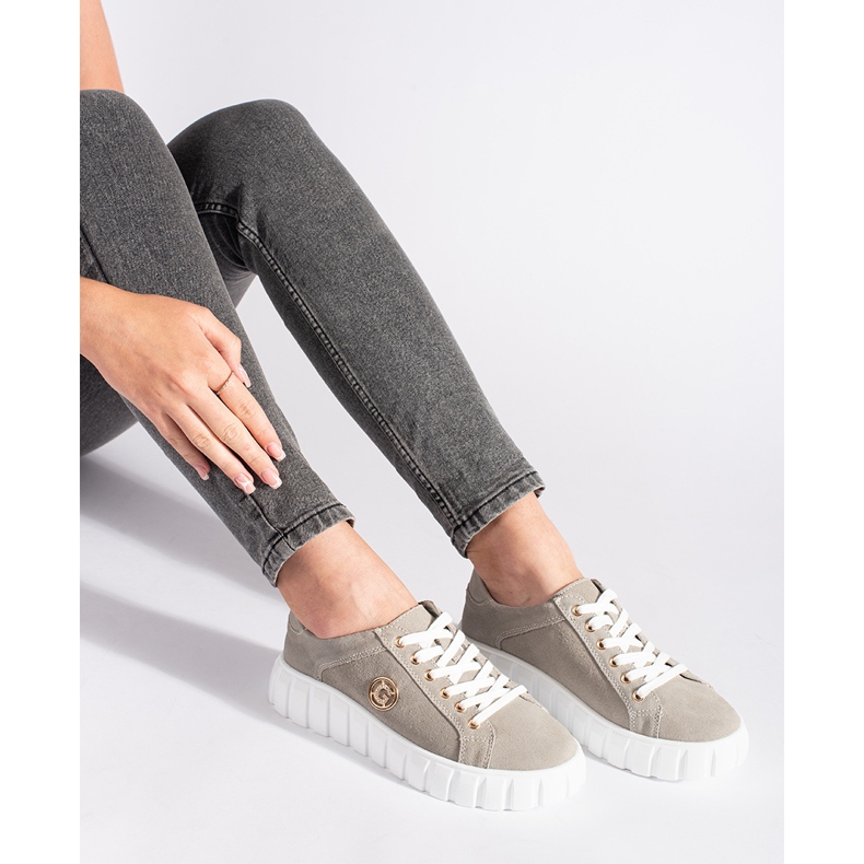 Sapatos plataforma cinza feitos de couro camurça 1