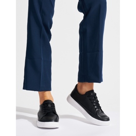 Tênis preto de couro perfurado por Sergio Leone 2