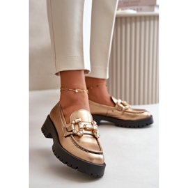 Mocassins femininos de couro com decoração CheBello 4369 dourado 2