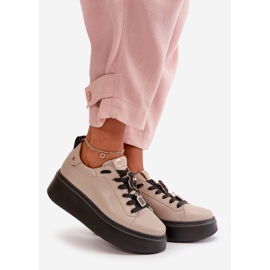 Tênis feminino de couro com alfinetes na plataforma CheBello 4596 bege 1