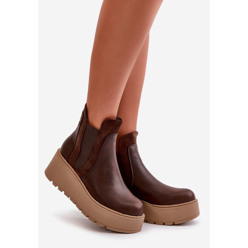 Botas femininas isoladas com plataforma e cunhas marrom Mivanira marrom castanho 1