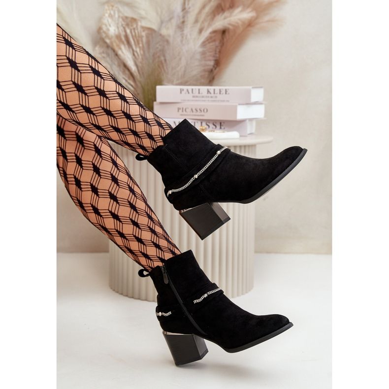 Botins femininos isolados com salto alto e corrente, camurça ecológica preta, Hanalen preto 2