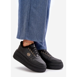 Tênis esportivo feminino isolado com sola robusta, preto Verissha 1