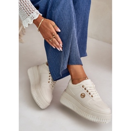 Tênis esportivo feminino isolado com sola robusta, bege Verissha 2