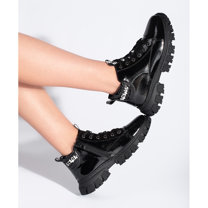 Botins femininos pretos envernizados por Sergio Leone 1