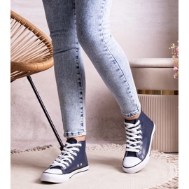 Tênis de cano alto azul marinho feito de couro ecológico da Boniface 1