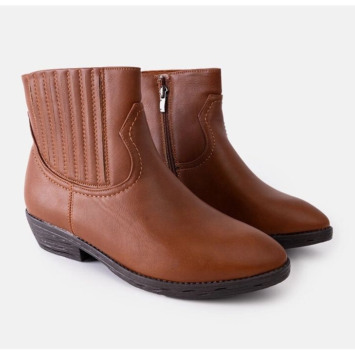 Botas de cowboy com isolamento marrom por Jolicoeur castanho 1 Botas de cowboy com isolamento marrom por Jolicoeur castanho 1