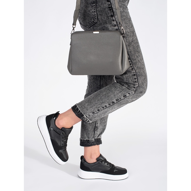 Tênis feminino preto com sola grossa 1