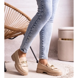 Sapatos bege com fivela dourada da Anielania 1 Sapatos bege com fivela dourada da Anielania 1