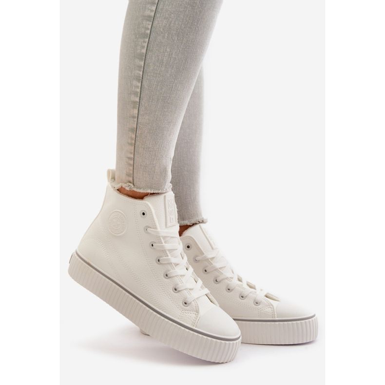 Tênis feminino de couro ecológico isolado Big Star OO274788 branco 1