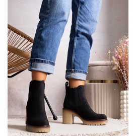 Botins pretos com salto alto marcante Nurea 1