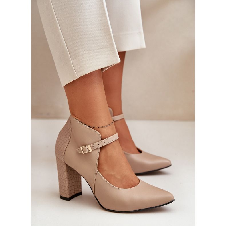 Sapatos de couro com bico fino e salto alto bege Laura Messi 2832 2