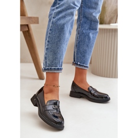 Mocassins femininos de couro envernizado feitos de couro natural, preto Vinceza 58409 2