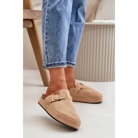 Tamancos femininos com plataforma e fivela dourada, bege escuro Terilaina 2 Tamancos femininos com plataforma e fivela dourada, bege escuro Terilaina 2