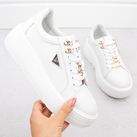 Sapatos femininos brancos de couro na plataforma Filippo DP6382 1