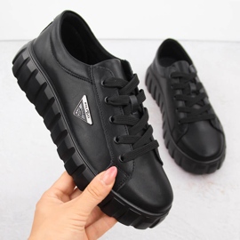 Sapatos femininos de couro preto na plataforma Filippo DP4670 1