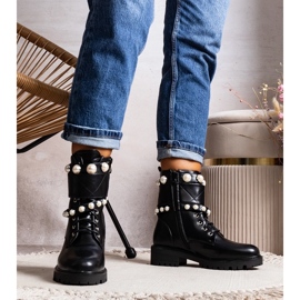 Botas pretas com pérolas Carvala preto 1