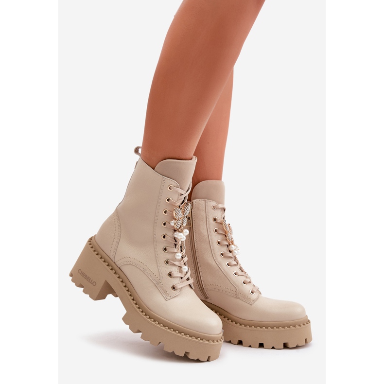 Botins femininos de couro com borboleta, bege CheBello 4590 1