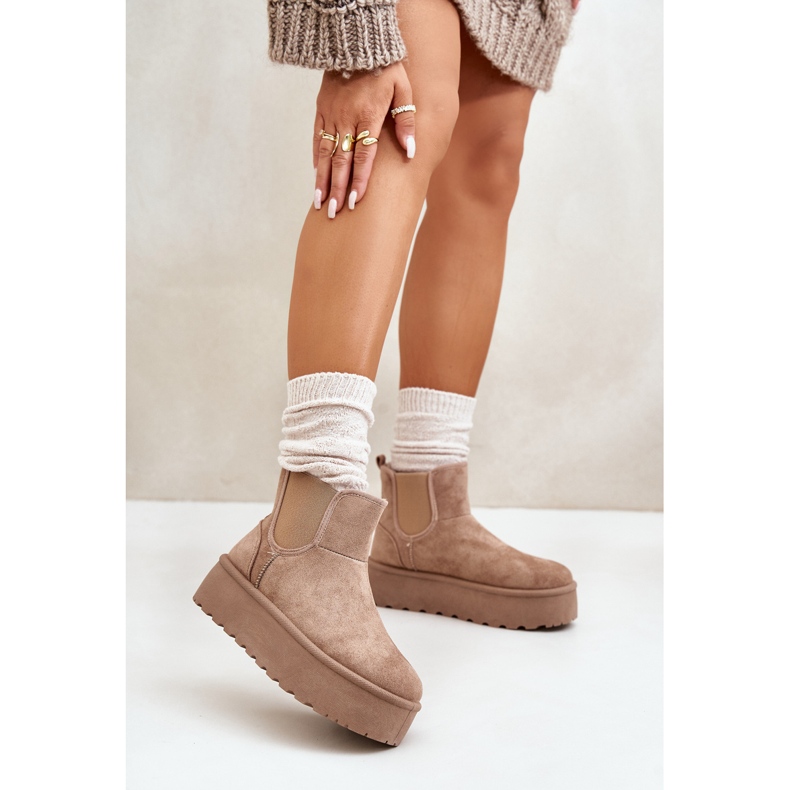 Botas femininas de neve com plataforma e inserções elásticas, bege escuro Rialine 2 Botas femininas de neve com plataforma e inserções elásticas, bege escuro Rialine 2