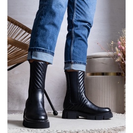 Botas pretas com cinto de Kevin preto 1