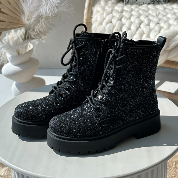 Botas de trabalho isoladas femininas decoradas com lantejoulas, liatheine preta preto 2