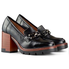 Mocassins pretos com salto mais grosso e sapatos baixos 1