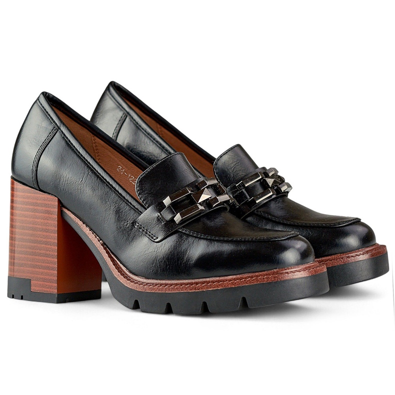 Mocassins pretos com salto mais grosso e sapatos baixos 1 Mocassins pretos com salto mais grosso e sapatos baixos 1