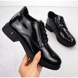 Botins femininos em couro envernizado preto Vinceza 58413 1