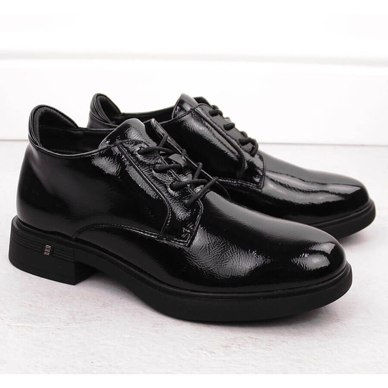 Botins femininos em couro envernizado preto Vinceza 58413 2