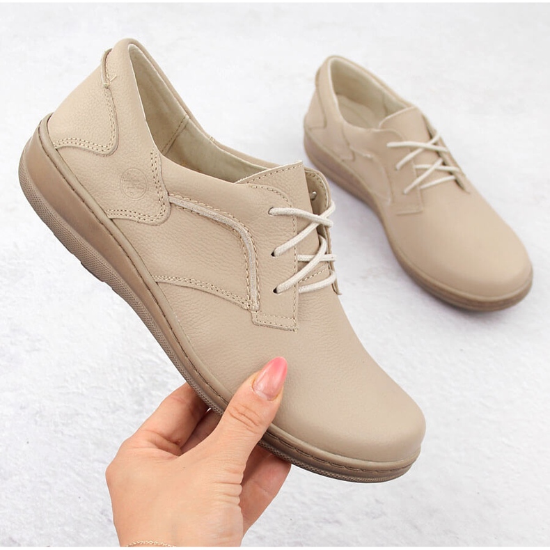 Sapatos femininos confortáveis ​​de couro bege Helios 715 1