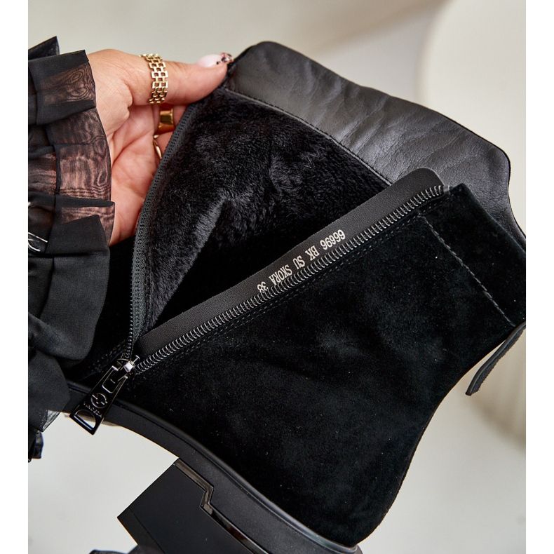 Botas femininas isoladas em camurça natural com zíper, pretas Vinceza 66696 preto 2 Botas femininas isoladas em camurça natural com zíper, pretas Vinceza 66696 preto 2