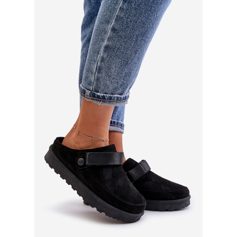 Chinelos femininos forrados de pele na plataforma Black Azida preto 1