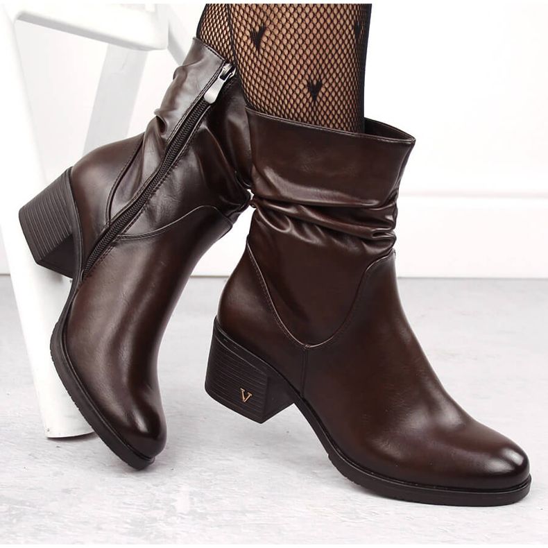 Botas femininas marrons de salto alto Vinceza 10547 marrom 1