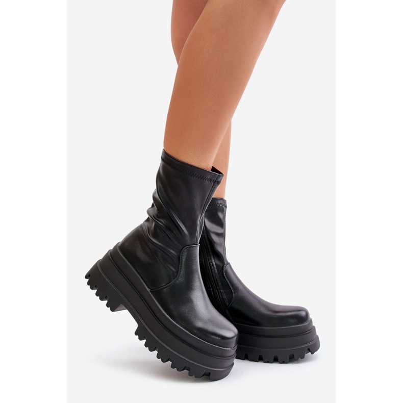Botins Florinara pretos em plataforma enorme 1