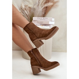 Botas femininas com salto alto isolado em camurça ecológica marrom Arkesia castanho 2 Botas femininas com salto alto isolado em camurça ecológica marrom Arkesia castanho 2