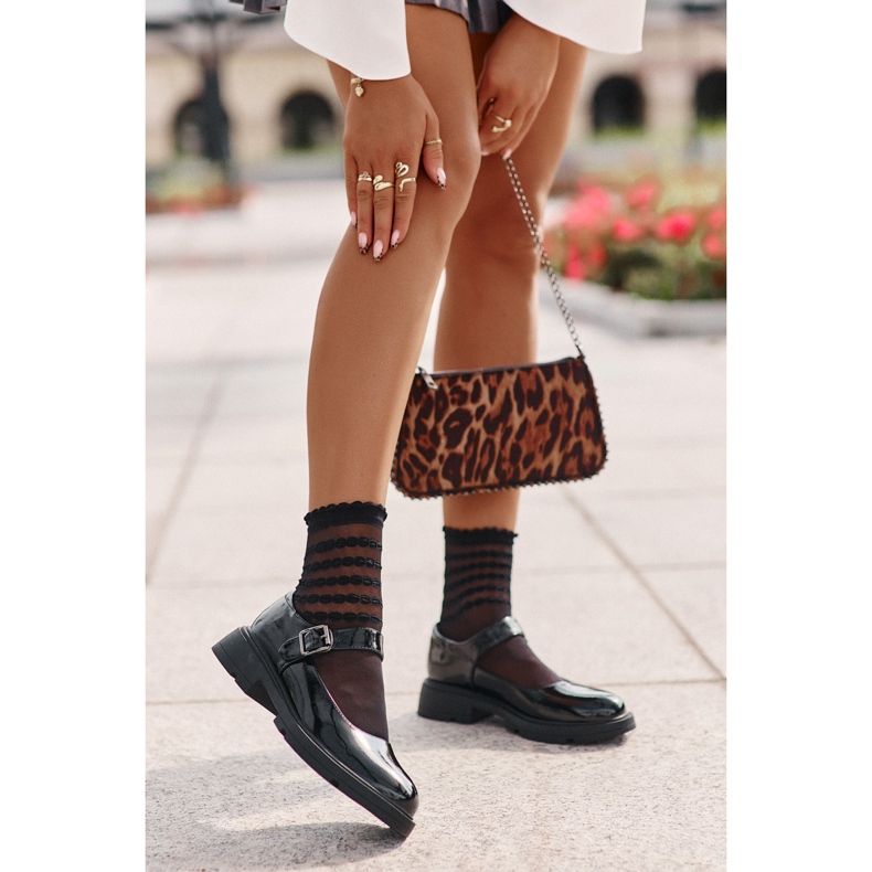 Sapatos femininos de couro envernizado com cinto, Preto Vinceza 62179 1