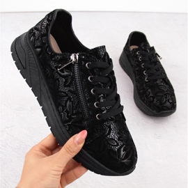 Sapatos femininos de couro preto com flores T.Sokolski J24-333 1