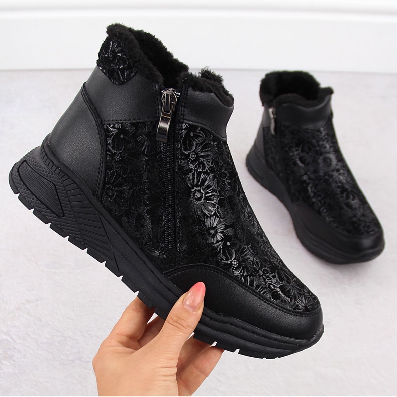 Botins femininos de couro preto com flores T.Sokolski Z24-329 1