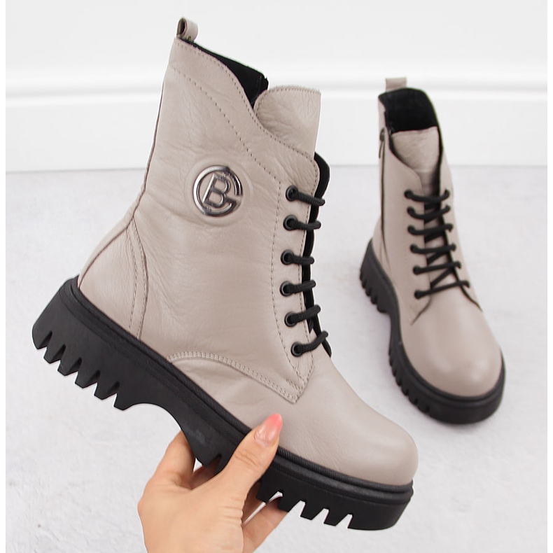 Sapatos femininos de couro com sola grossa, bege T.Sokolski Z1962 1