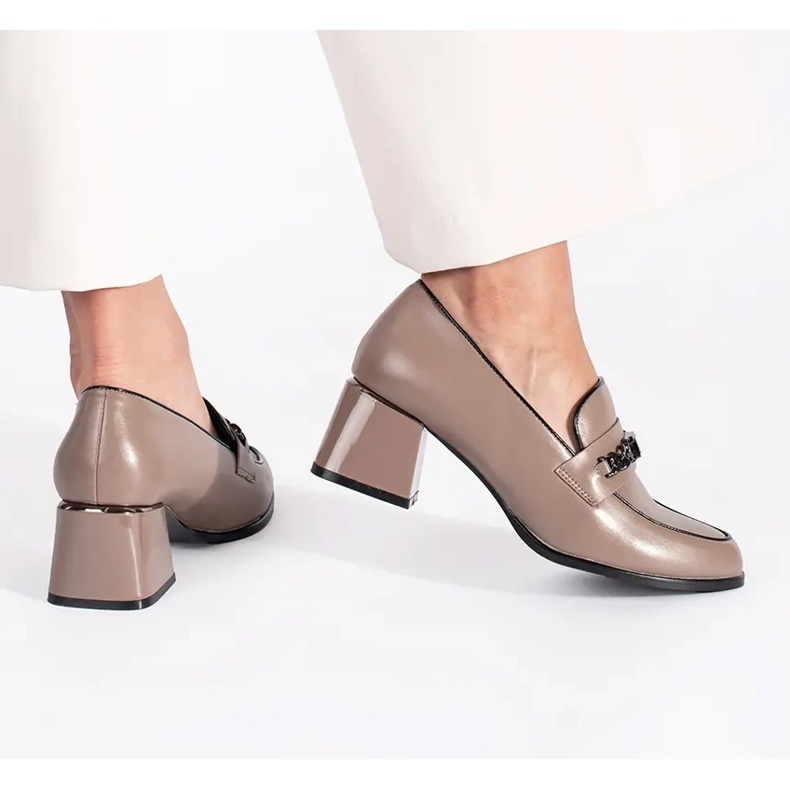 Sapatos femininos bege de salto alto 1